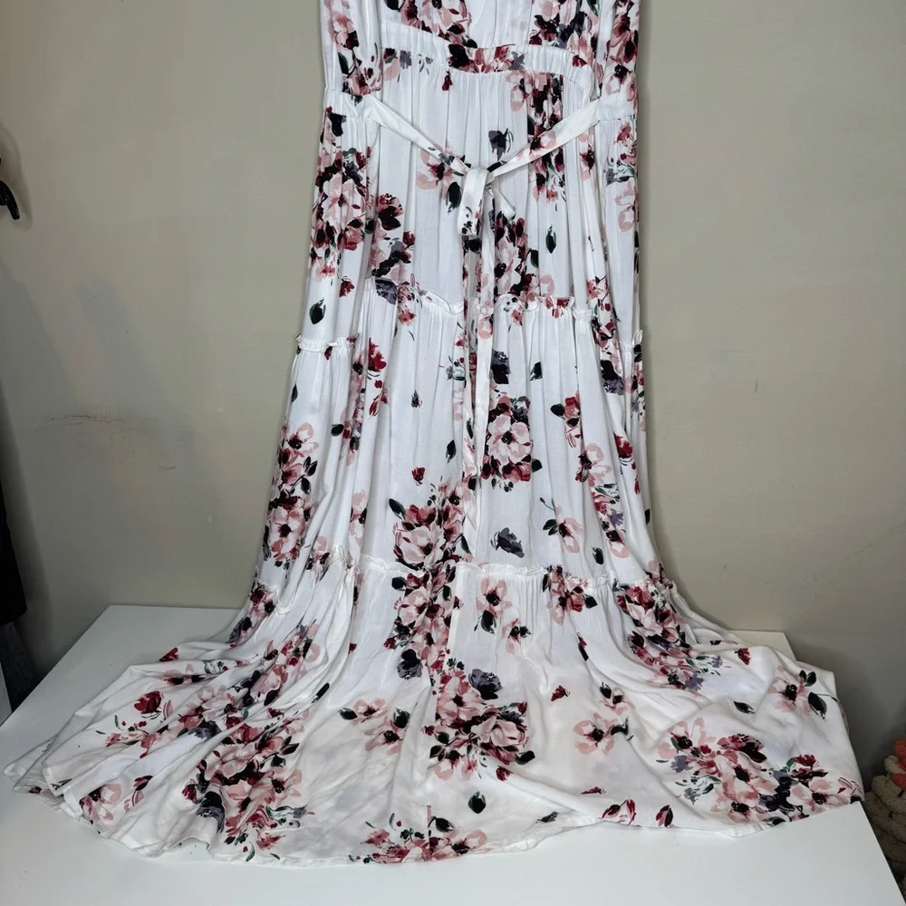 Torrid White Floral Maxi Challis Teired Dress size 2 = 18/20 - Picture 8 of 13